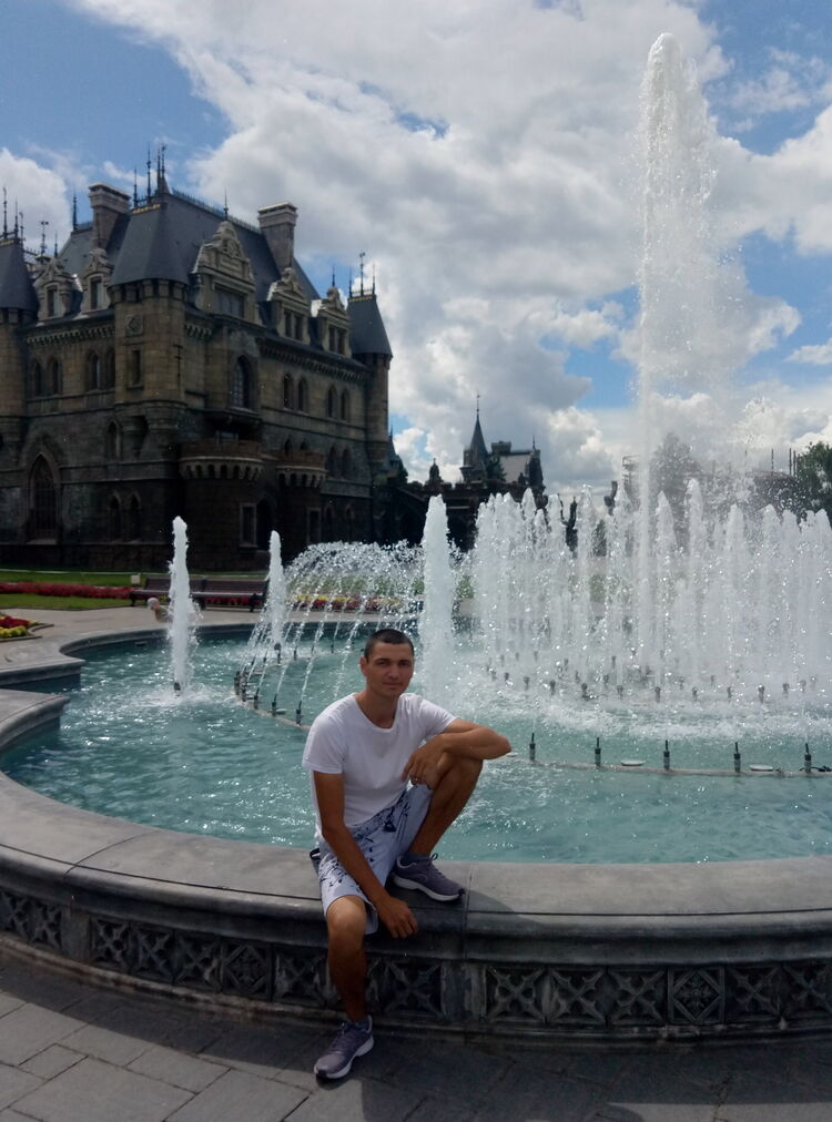  ,   Antony, 33 ,   ,   