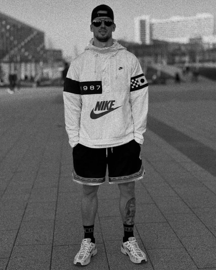  52589823  Oleg, 36 ,    