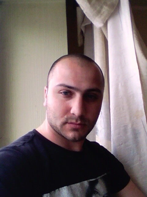  5824823  Alexandru, 37 ,    