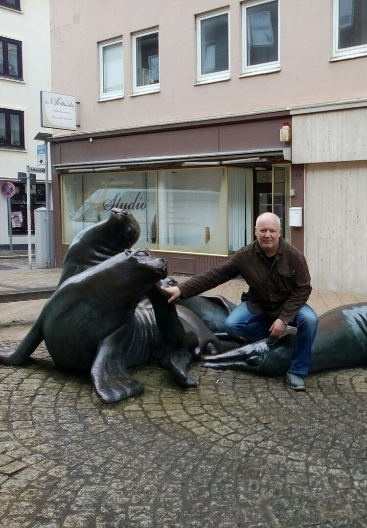  ,   Igor, 58 ,   ,   , c 