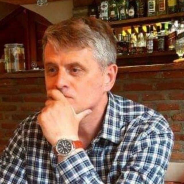  49754723  Nikos, 52 ,    -