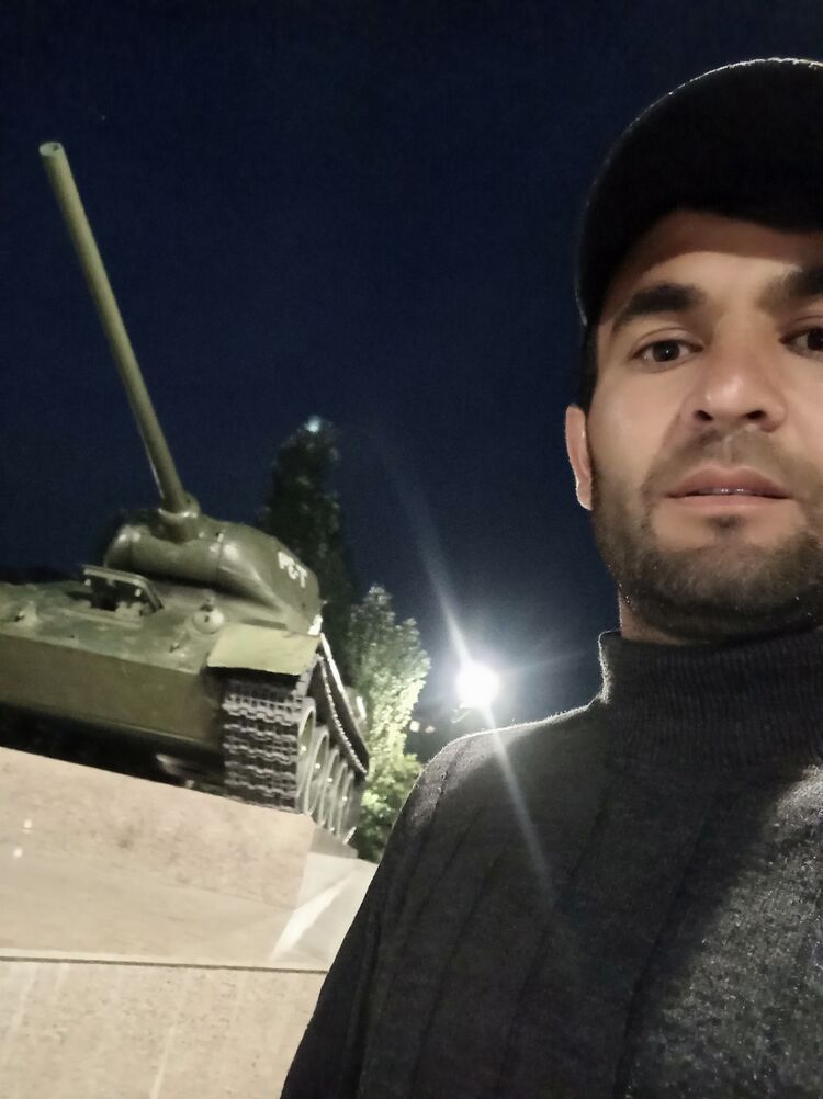  36044443  Husrav, 34 ,    