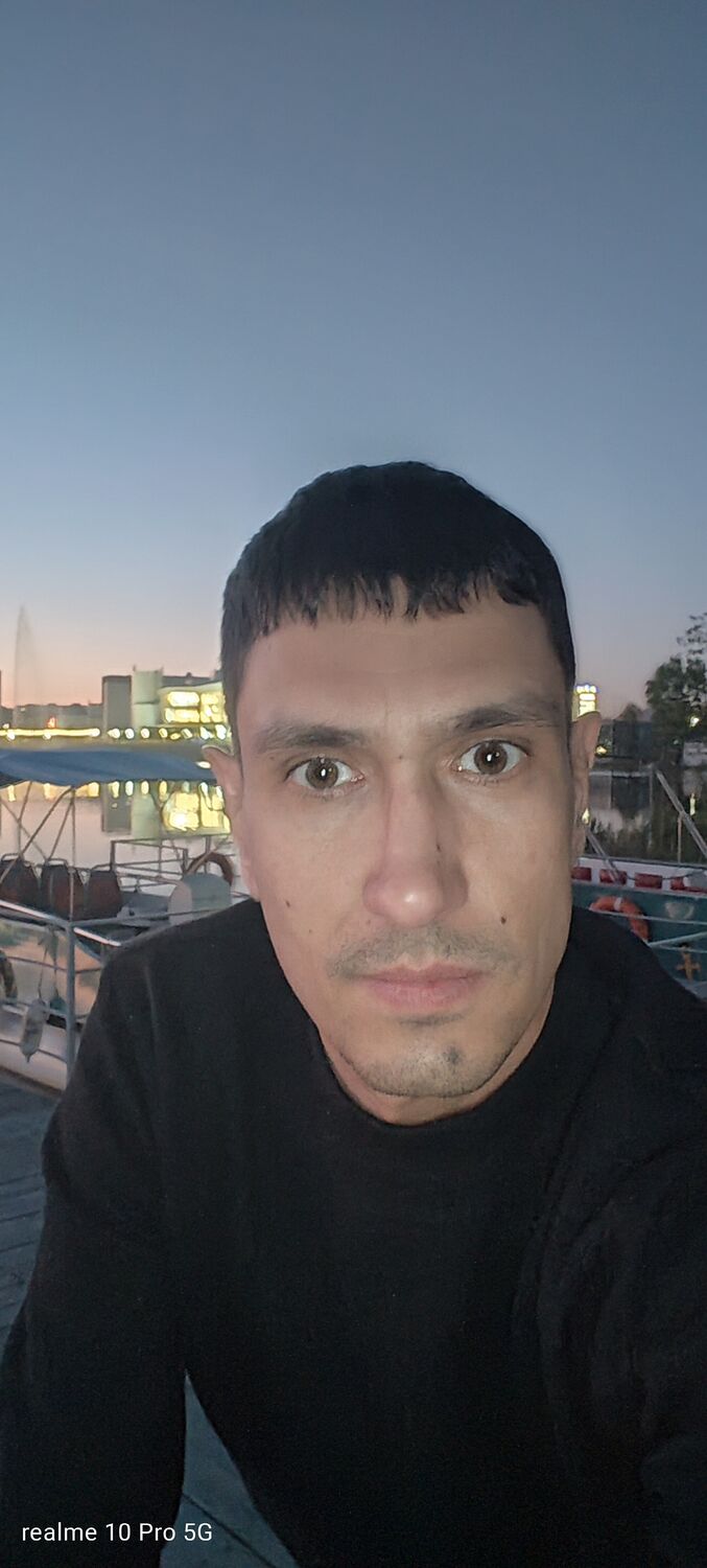  43365773  Ayrat, 36 ,    