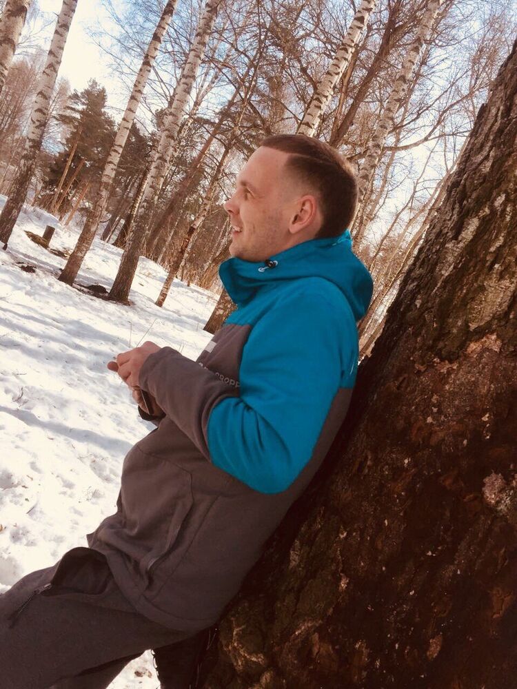  18305433  Sergei, 34 ,    