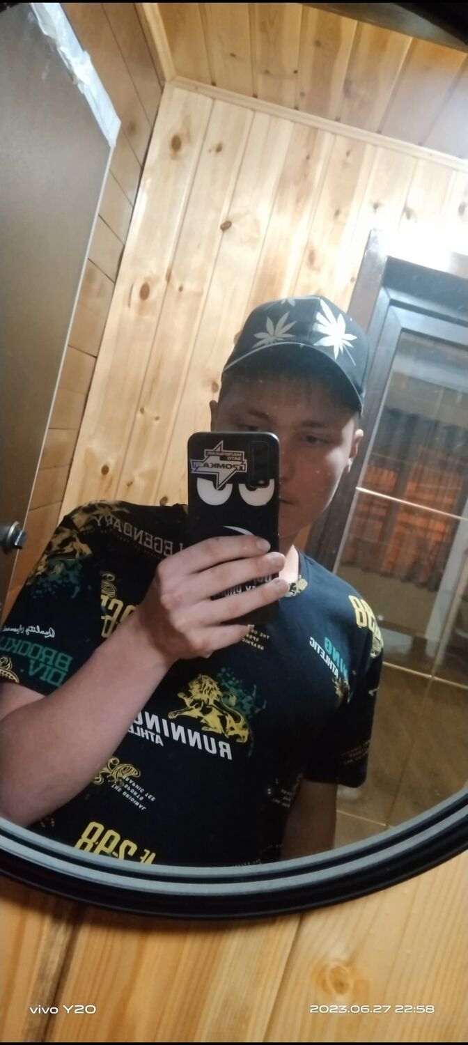  ,   Sasha, 21 ,   c 