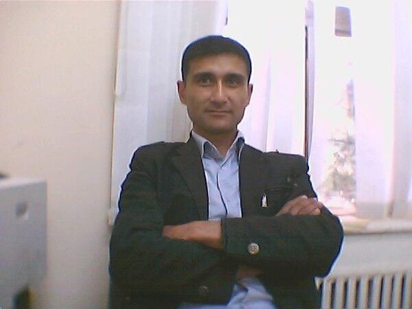  10433933  Sherzod, 44 ,    