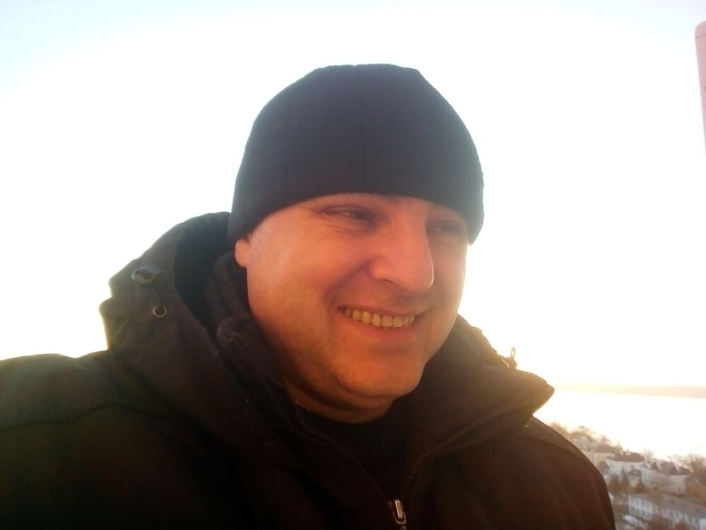  44411483  Konstantin, 51 ,    