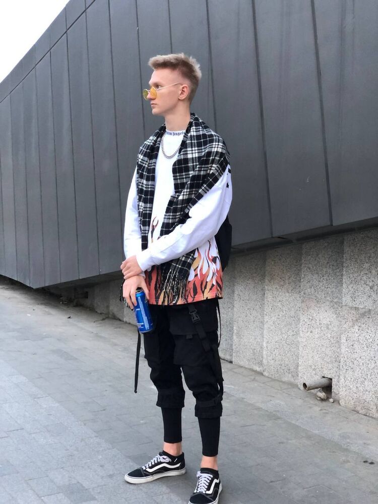  ,   Alex, 22 ,   ,   