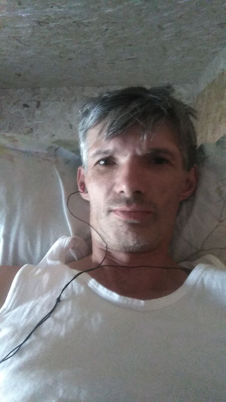  37089143  , 44 ,    