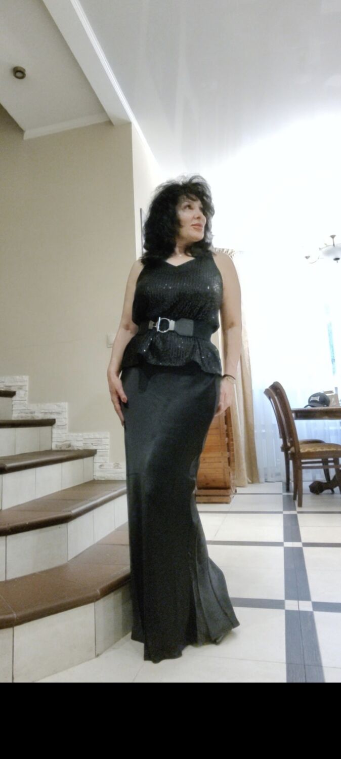  51706613  Ester, 55 ,    