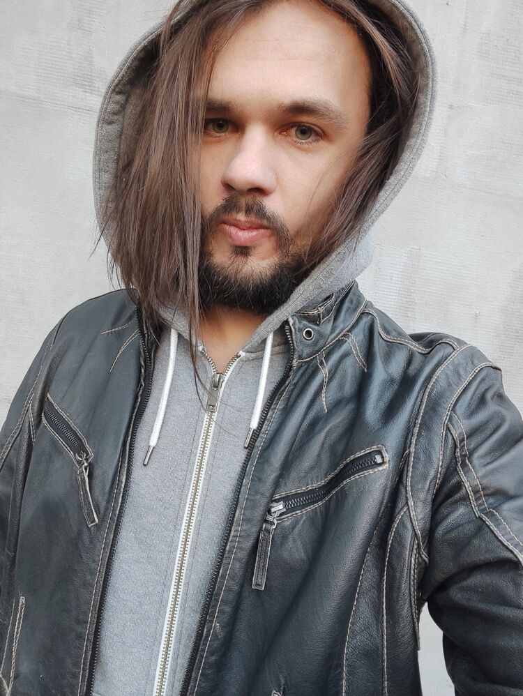  49340113  Artem, 31 ,    