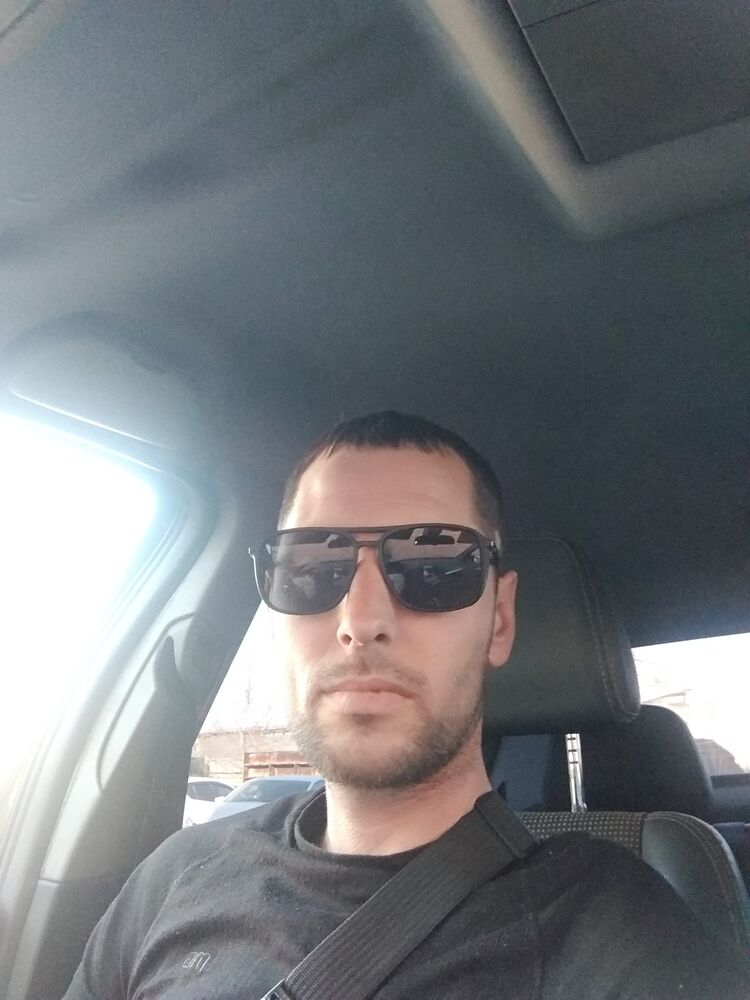  33792373  Anatoly, 42 ,    