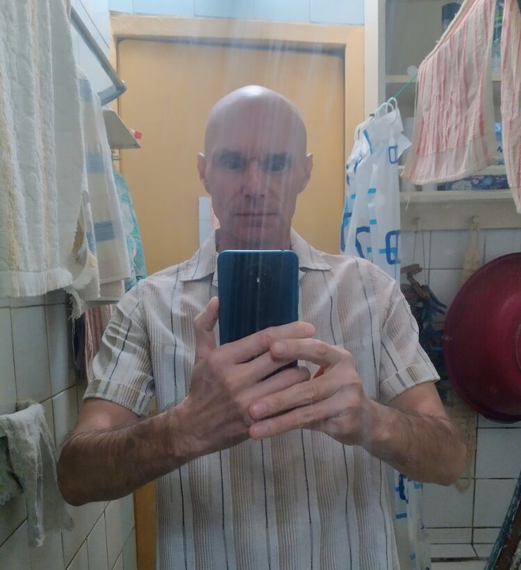  46686263  , 52 ,    