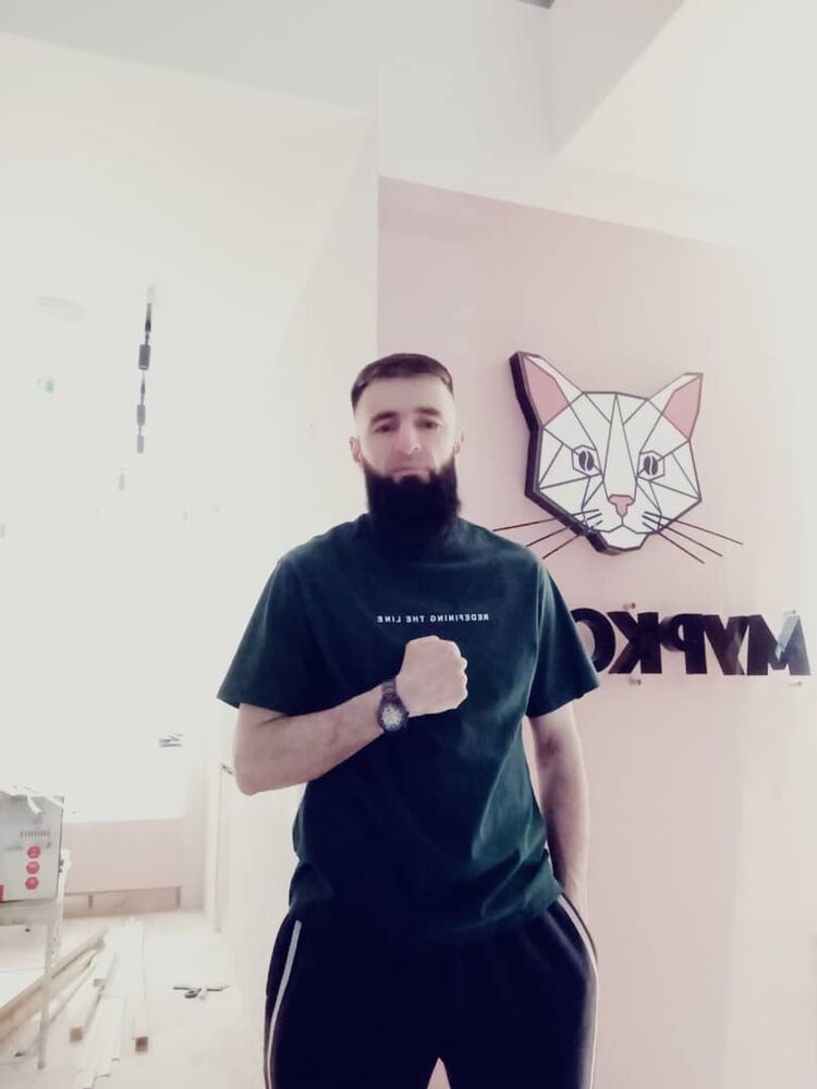  43450493  AHMAD, 35 ,    