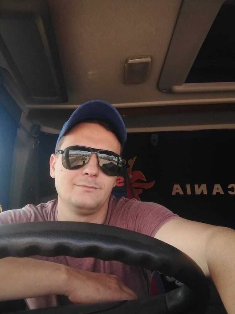  46045823  , 32 ,    