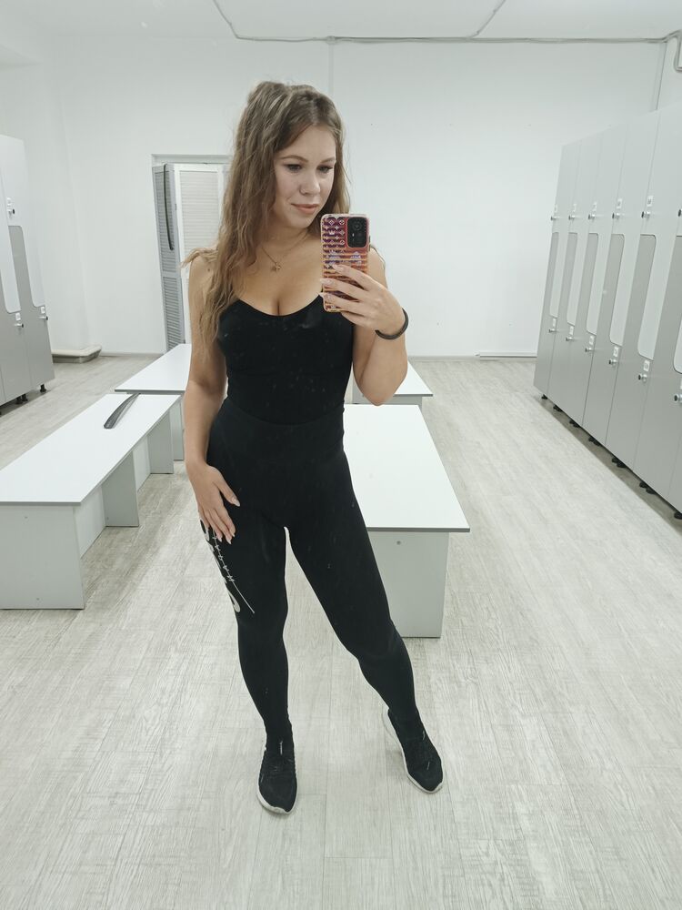  ,   Julia, 30 ,   c 