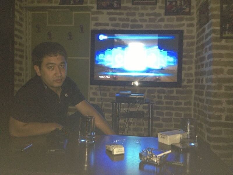  ,   Nadirbek, 33 ,   