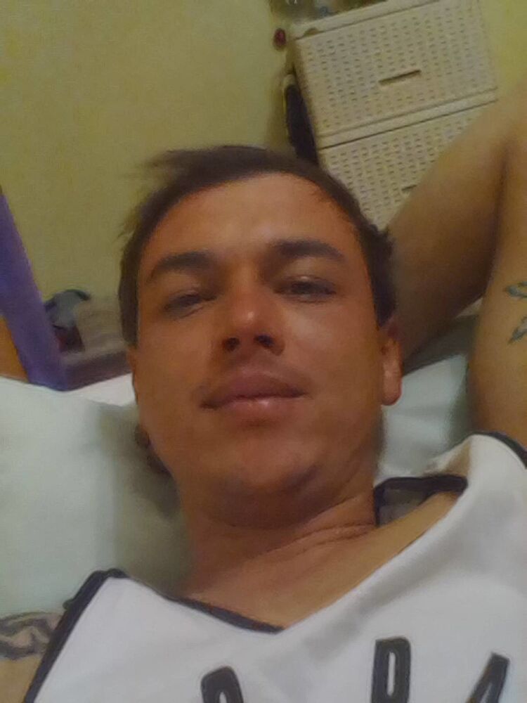  ,   Artur, 35 ,     , c 