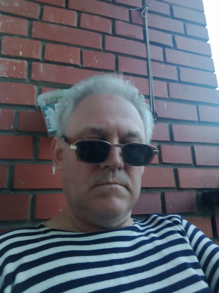  44996103  Roman, 58 ,    