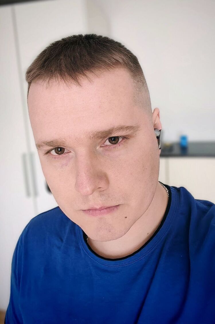  52052543  Vlad, 30 ,    