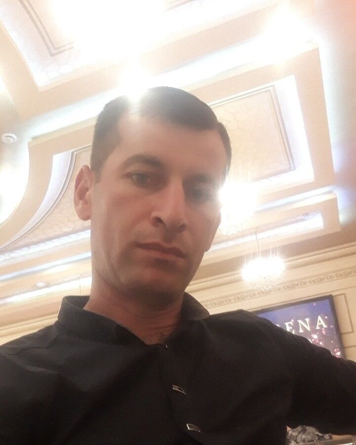  19607613  Artur, 39 ,    