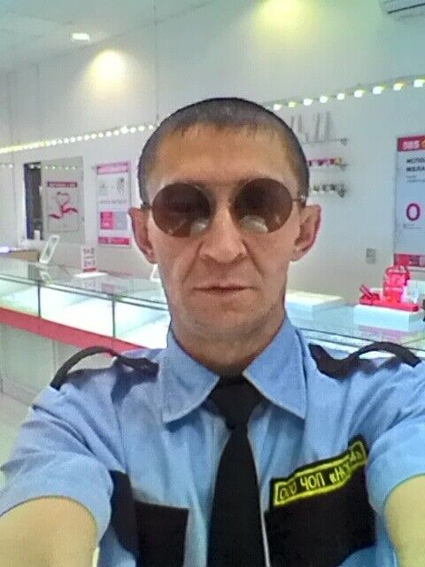  ,   Igor, 46 ,  
