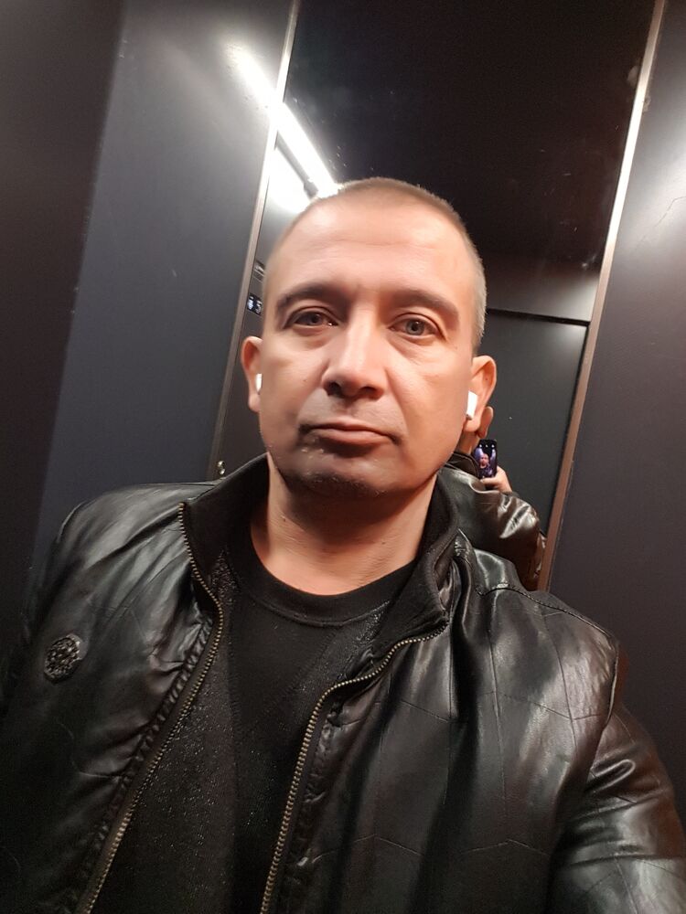  33828073  , 47 ,    