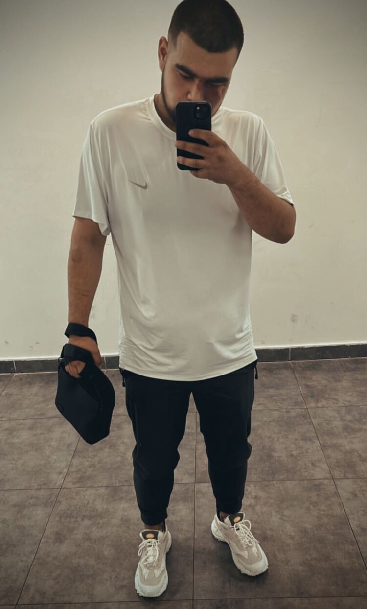  52872203  , 22 ,    