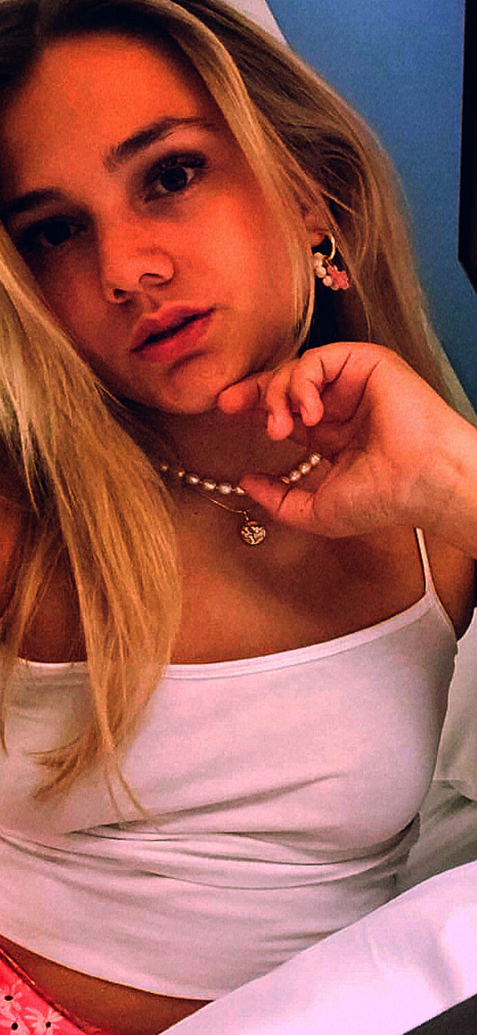  30769693  Lili, 38 ,    