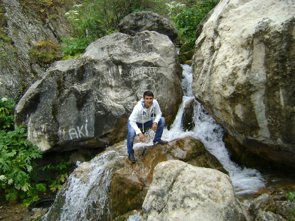  ,   Garri, 37 ,   