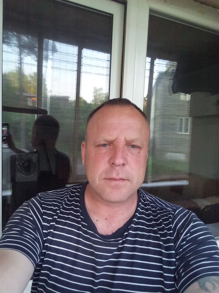  37950063  , 52 ,    