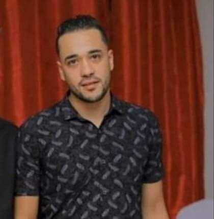  44298383  Eslam, 29 ,    