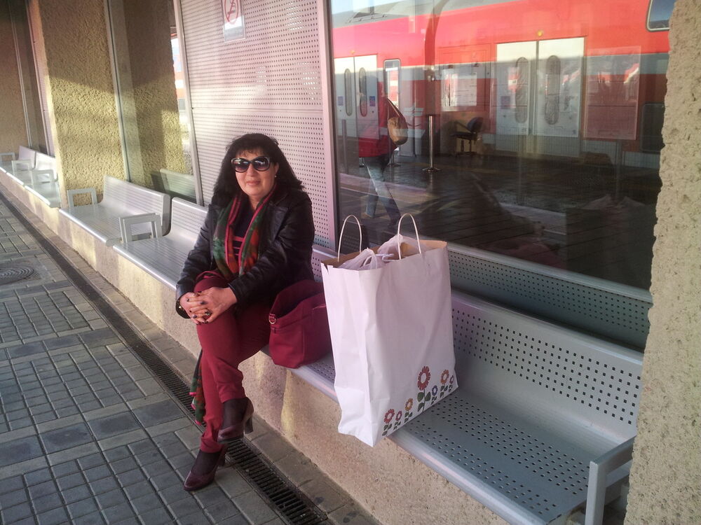  6894463  Karalinn, 66 ,    