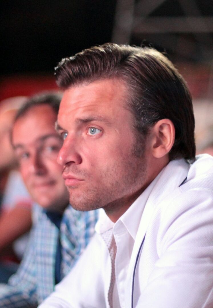  27624053  Michael, 49 ,    