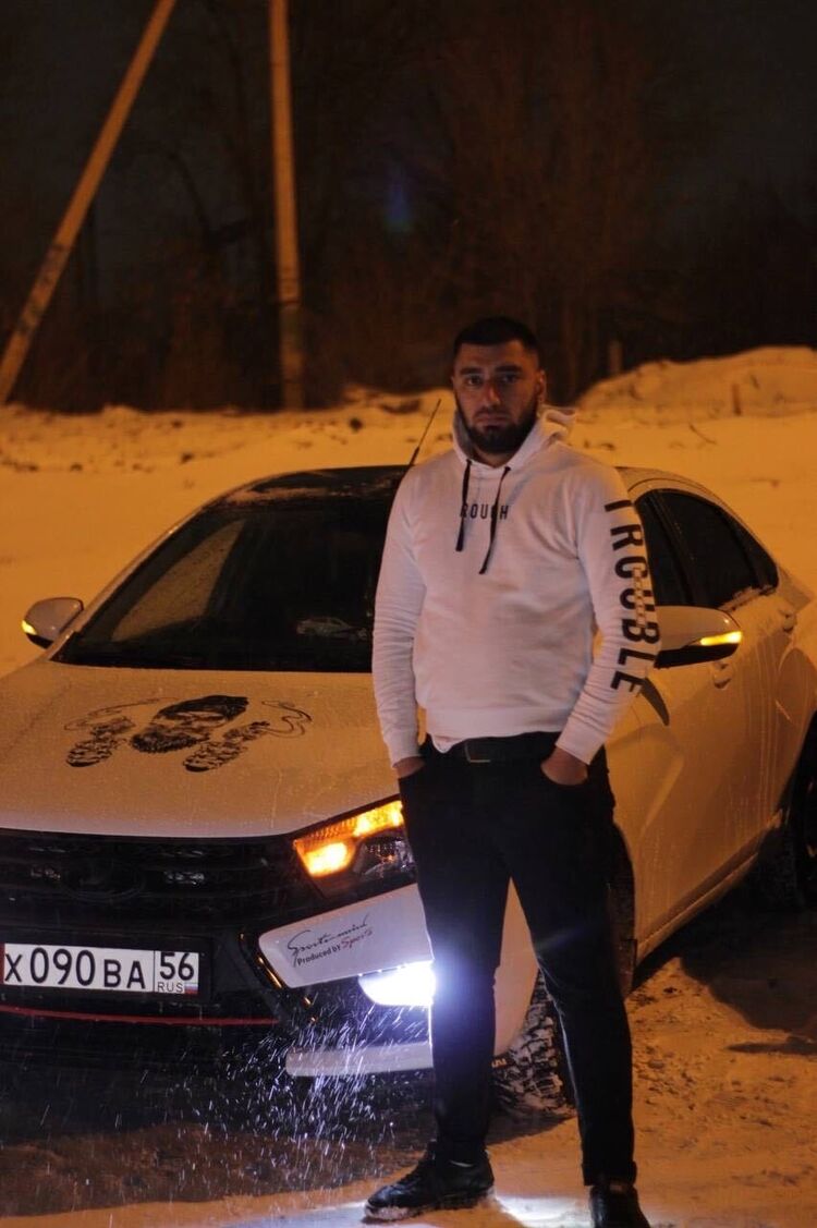  44863533  , 27 ,    