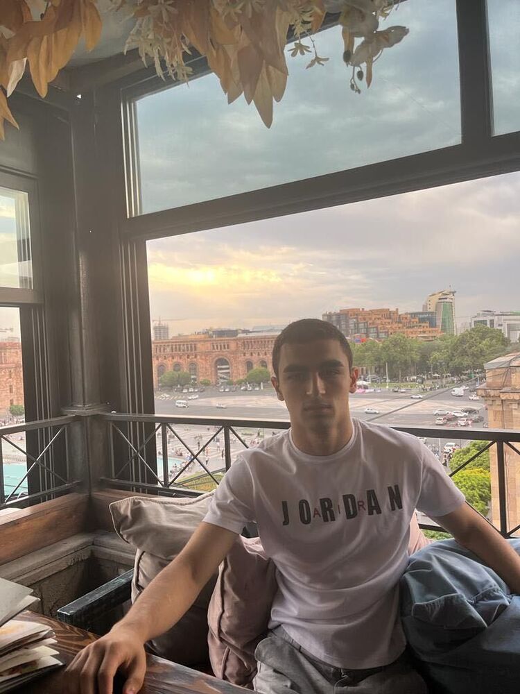  35731083  , 27 ,    --