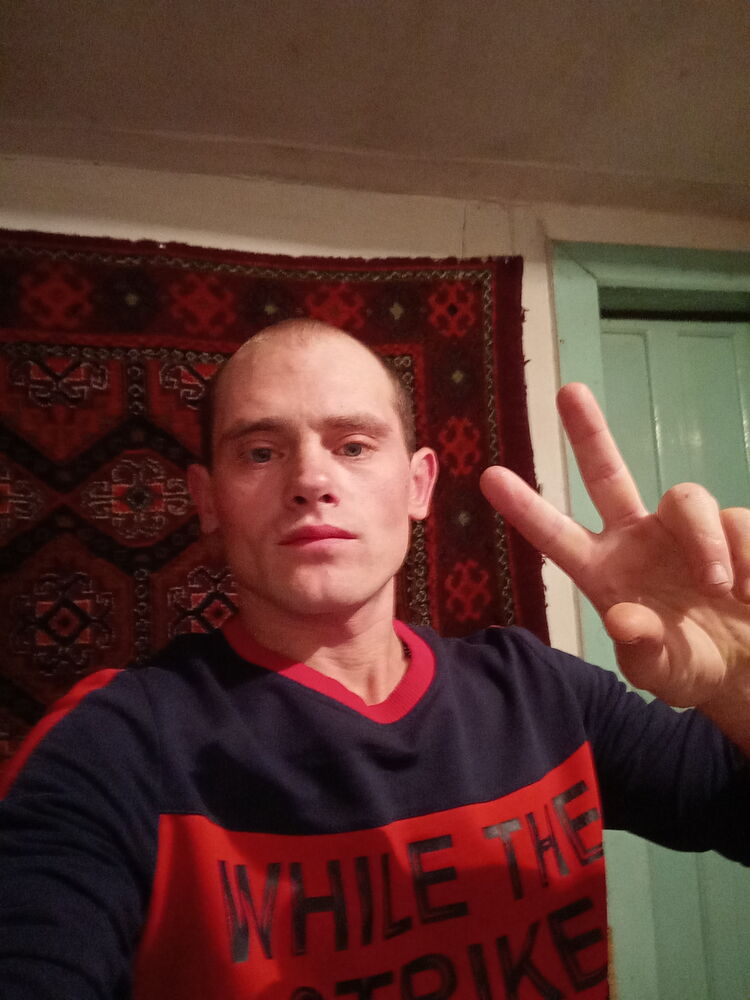  ,   Oleg, 33 ,   c 