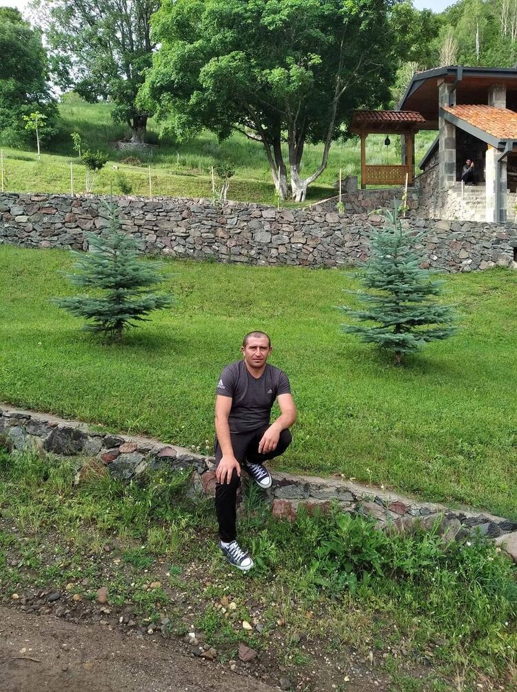  25268283  Giorgi, 40 ,    