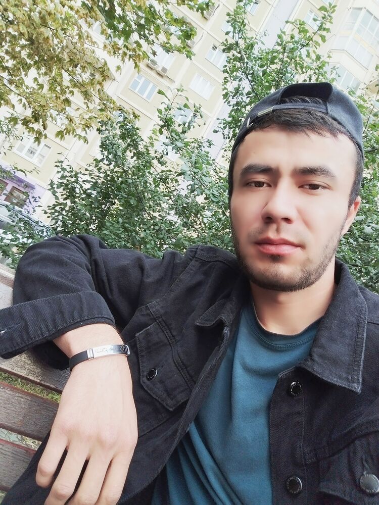  53560123  Dominik, 27 ,    