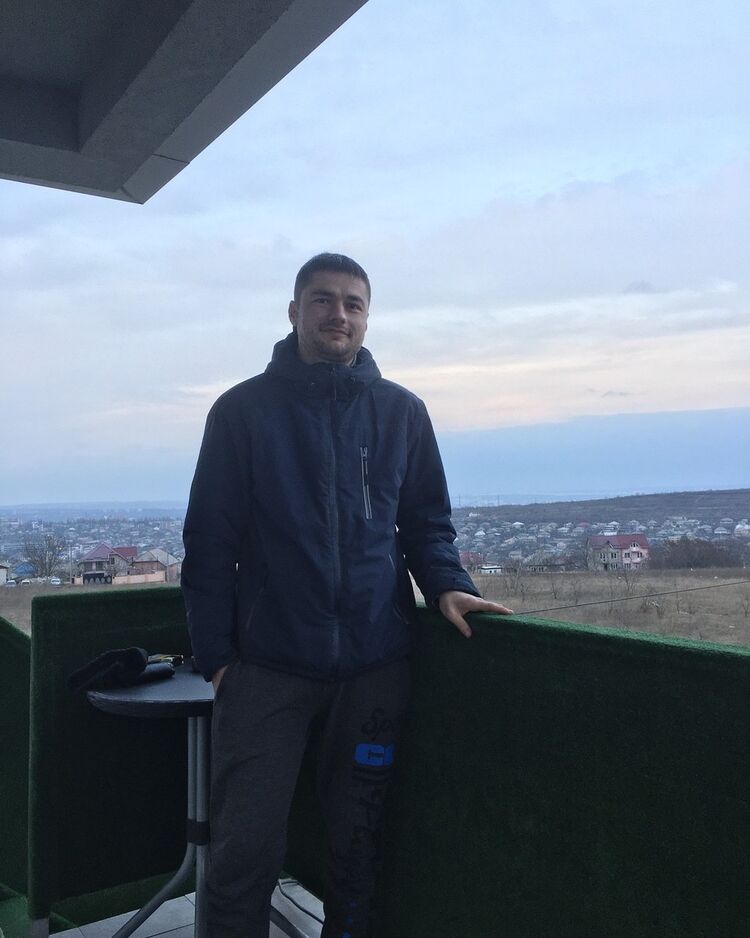  19783783  Alexandru, 32 ,    