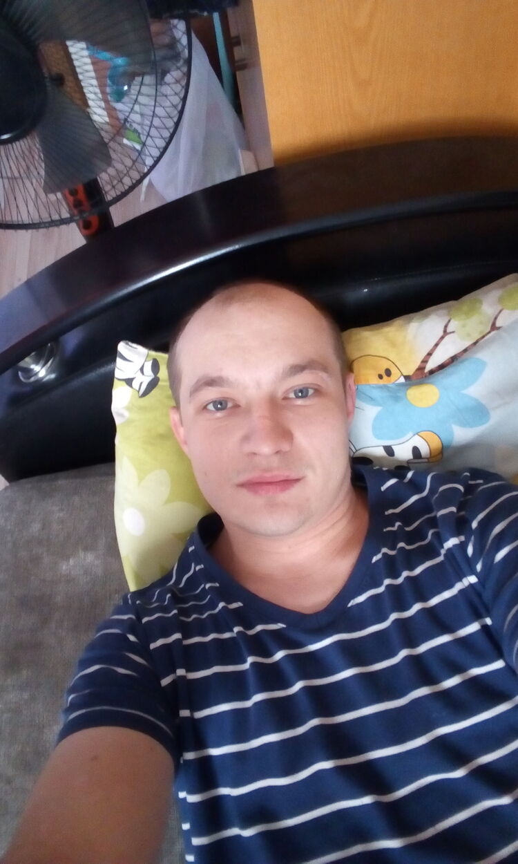  48137213  , 28 ,    