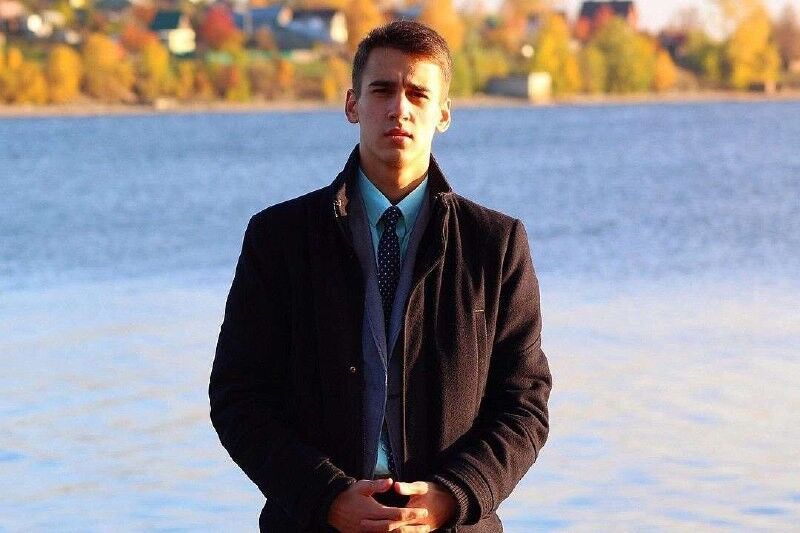  16989183  Aleks, 44 ,    