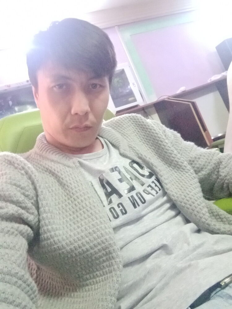  ,   Jonathan, 34 ,   