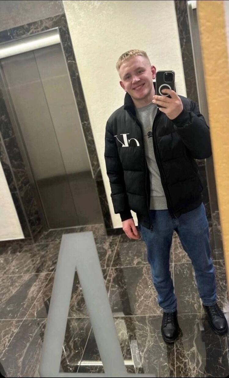  48273063  , 24 ,    