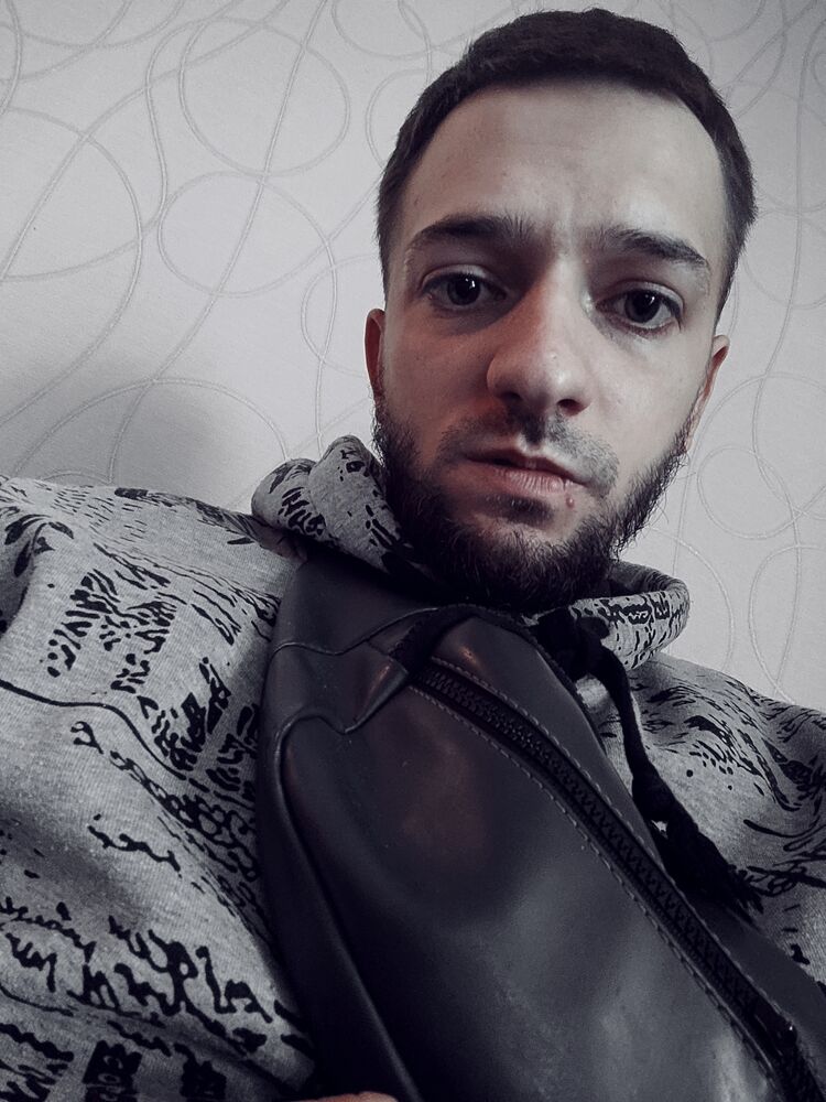  37456563  , 28 ,    