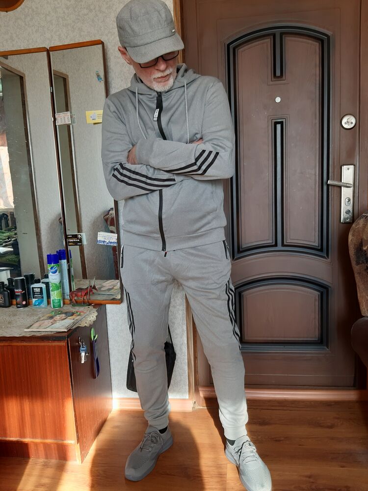  52179103  Vladimir, 53 ,    