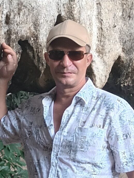  43674923  Vitaly, 48 ,    