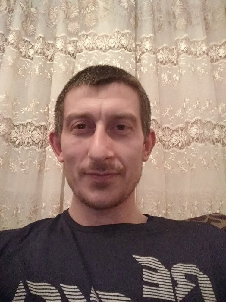  ,   Artur, 40 ,   