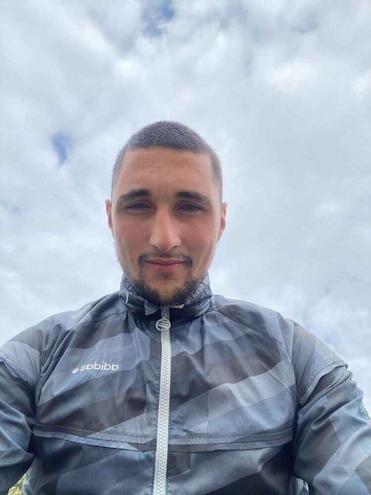  ,   Tigran, 21 ,   ,   