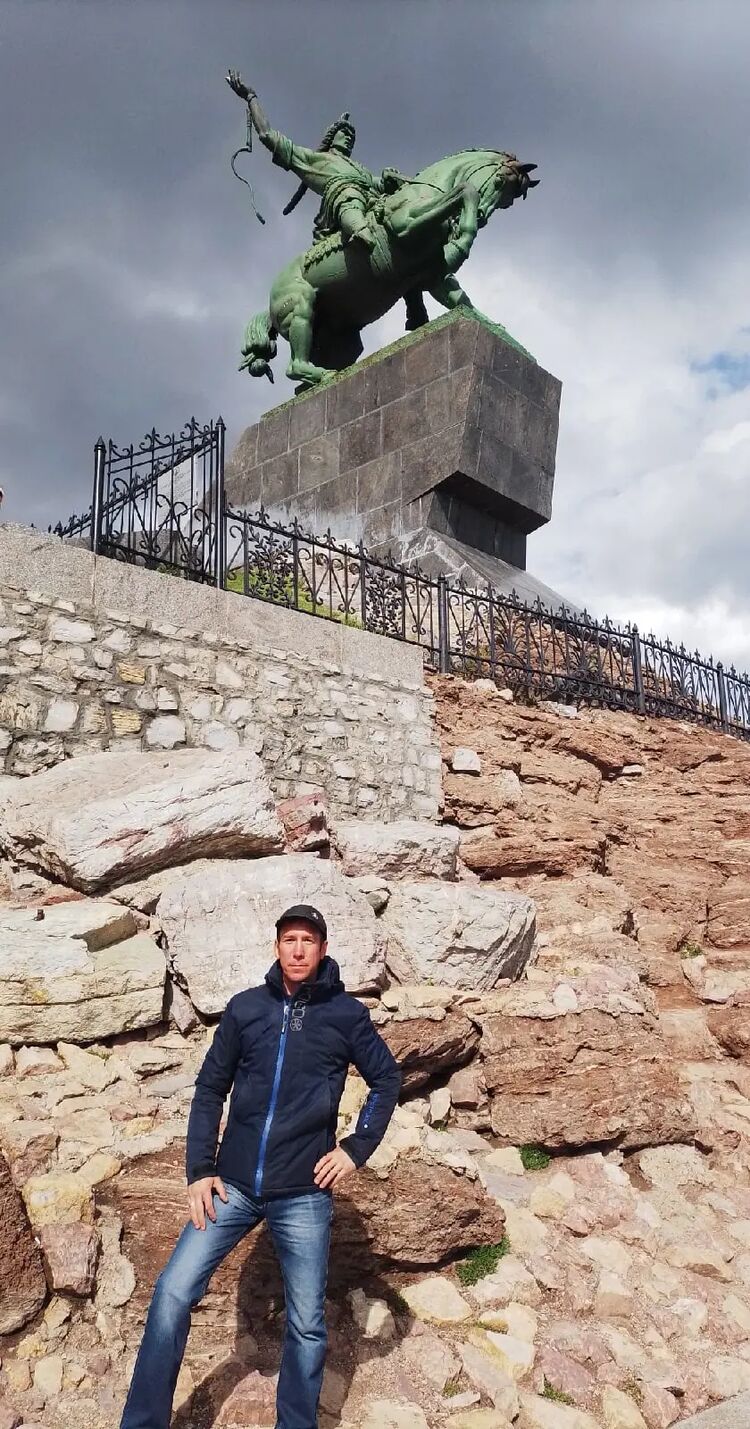  ,   Vadim, 41 ,   ,   